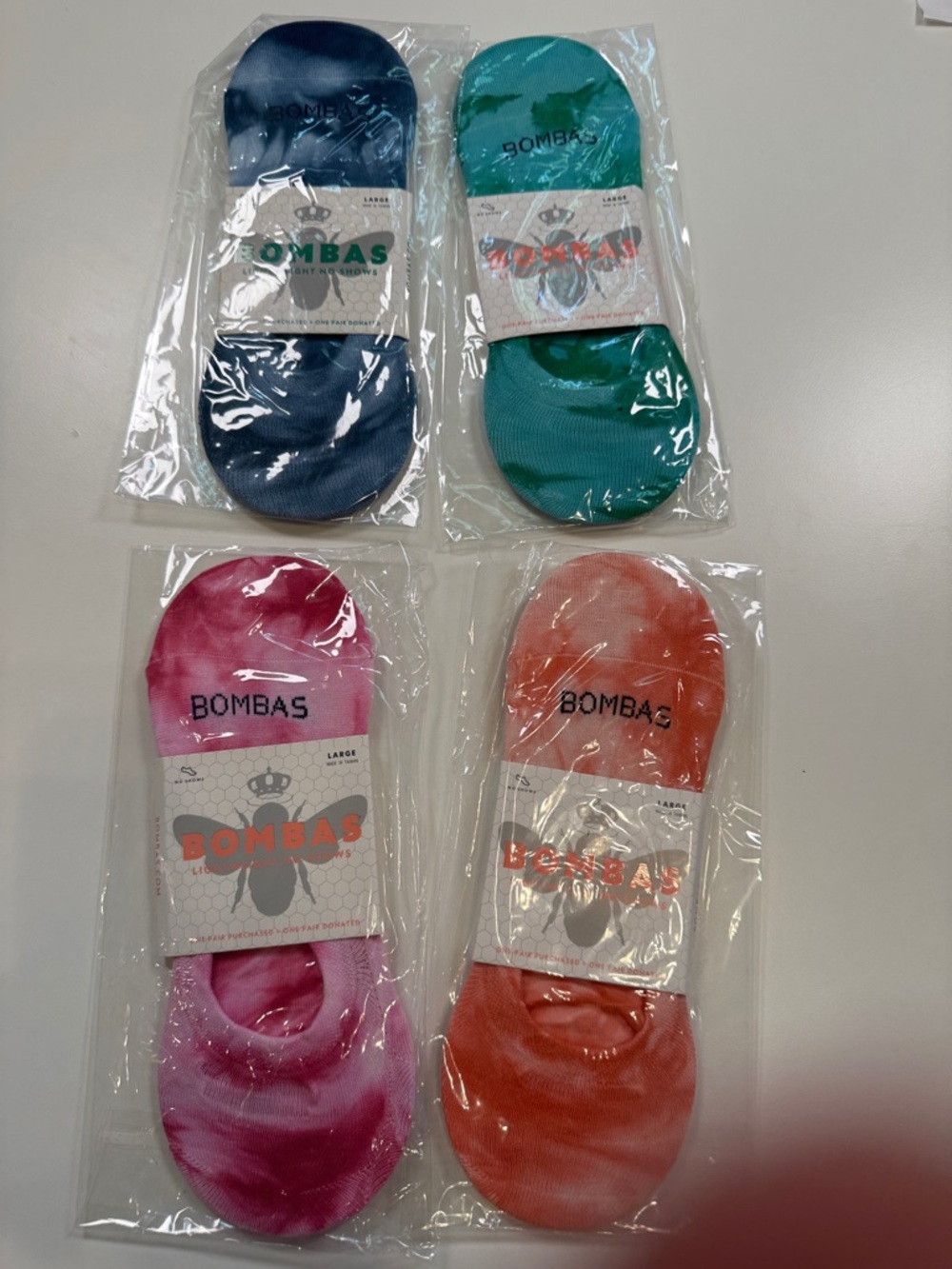 Bombas NWT Tie Dye No Show Socks 4PR Total 1PR ea color SZ: LRG fit SZ 7-9